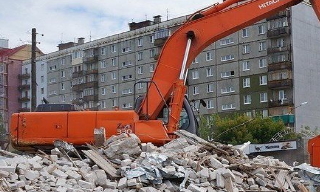 Вывоз строительного мусора с участка в Киселевске недорого от 1546 руб. | 2Землекопа-Ксл