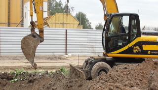 Выкопать яму экскаватором в Киселевске от 928 руб. - 2Землекопа-Ксл